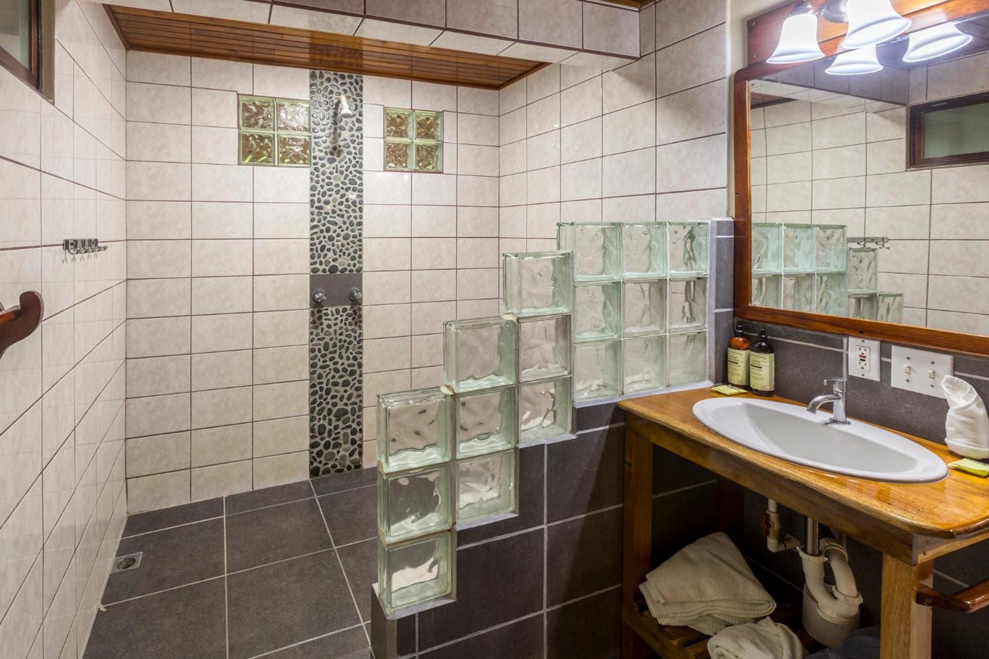 Hotel La Ponderosa Pavones  Pokoj fotografie